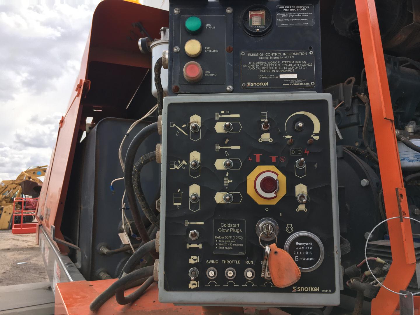 ./imagenes/INVOICE/2019/17082/ASCENSOR TIPO CANASTILLA  SNORKEL TB126 ( (2).JPG